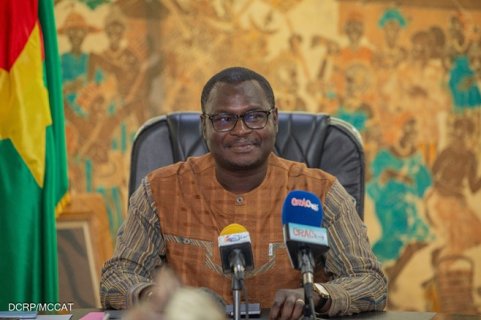 Burkina/Le ministre de la communication aux patrons de presse : « Nous ne vous demandons pas de taire la vérité, nous vous appelons à la responsabilité »