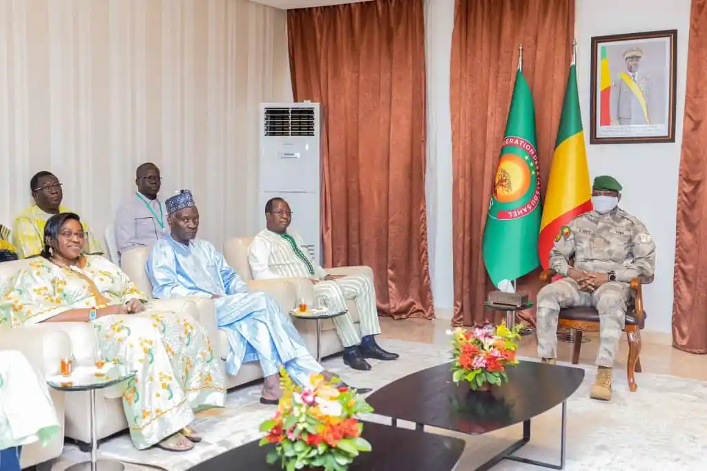 AES : Les ministres de l’Enseignement supérieur présentent les grands enjeux du secteur au président Goïta